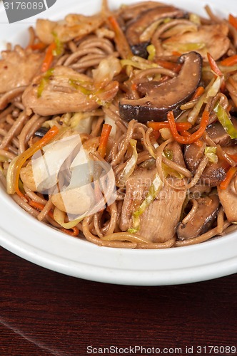 Image of buckwheat noodles with chicken