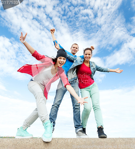 Image of group of teenagers dancing