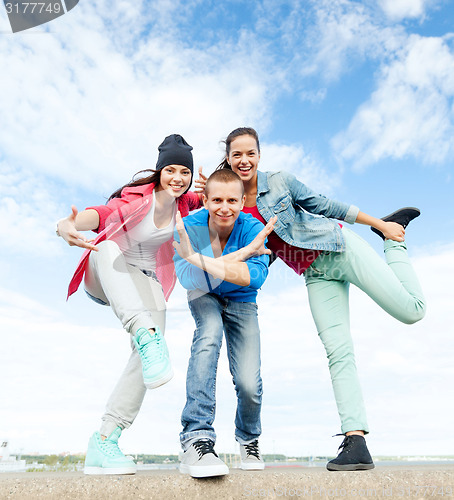 Image of group of teenagers dancing