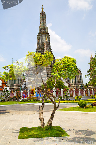 Image of  pavement gold    temple   in tree  the temple 