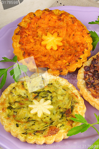 Image of Three mini vegetarian quiches