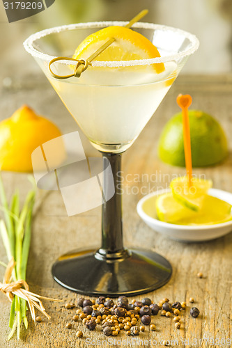 Image of Cocktail with lemon slice