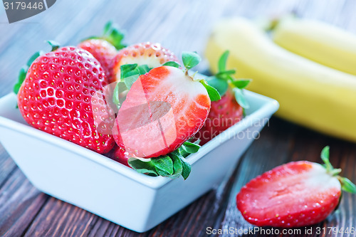 Image of banana and strawberry