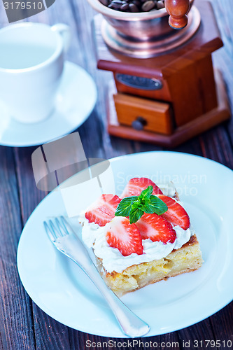 Image of pie with strawberry