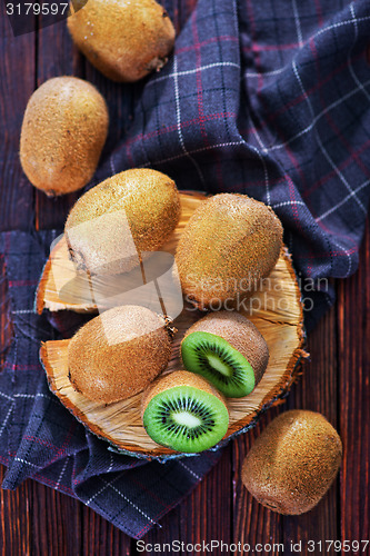 Image of fresh kiwi