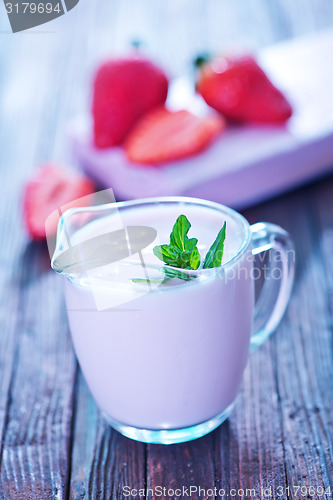 Image of strawberry yogurt