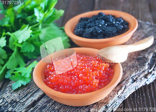 Image of black and red caviar