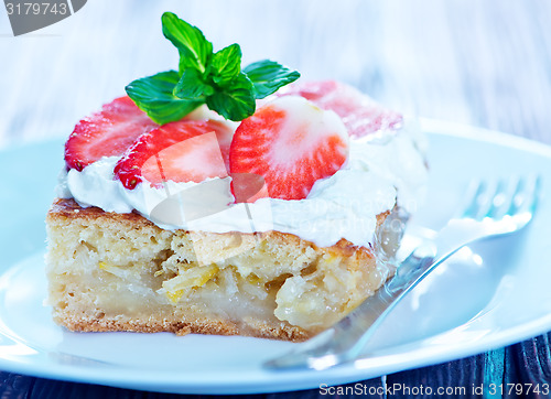 Image of pie with strawberry