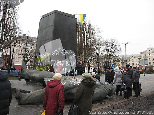 Image of kastas stort monument till Lenin i februari 22, 2014