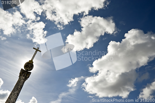 Image of Cross pointing the sky