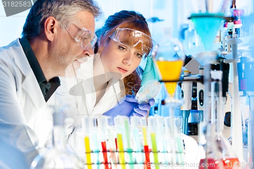 Image of Health care professionals in lab.