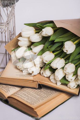 Image of Bouquet of white tulips