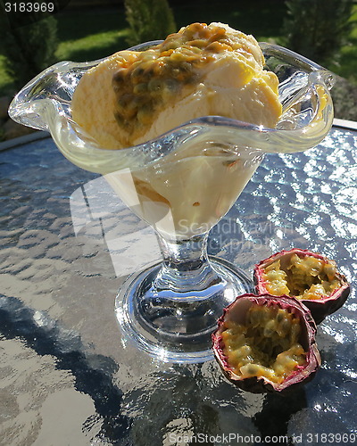 Image of Ice-cream with passion fruit