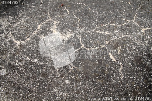 Image of Cracky asphalt