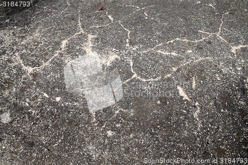 Image of Cracky asphalt