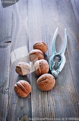 Image of walnuts