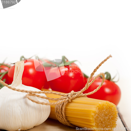 Image of Italian basic pasta ingredients