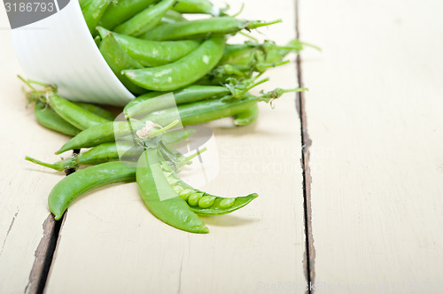 Image of hearthy fresh green peas 