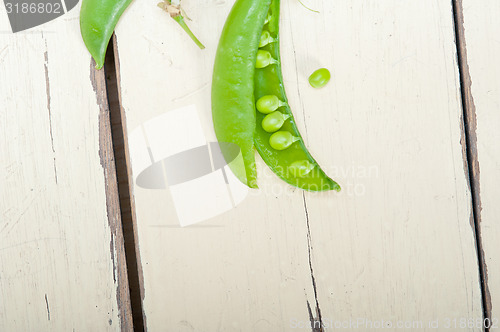 Image of hearthy fresh green peas 