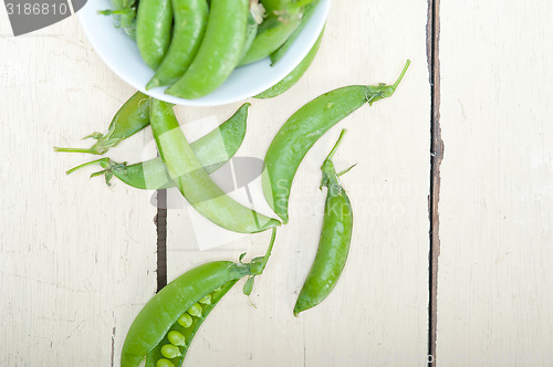 Image of hearthy fresh green peas 