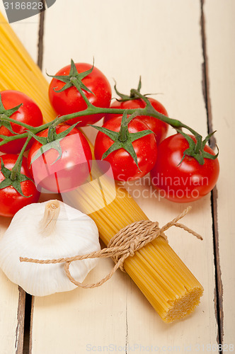 Image of Italian basic pasta ingredients