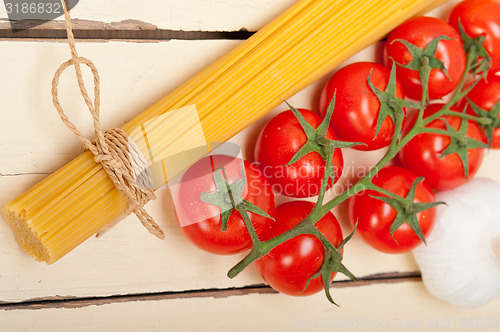 Image of Italian basic pasta ingredients