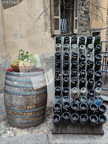 Image of Italy wine barrel outside a pub