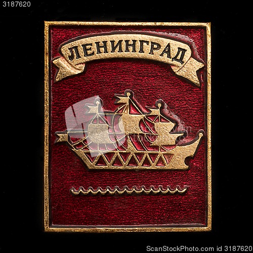 Image of Soviet badge with the inscription Leningrad 