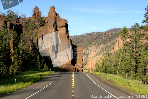 Image of road to yellowstone