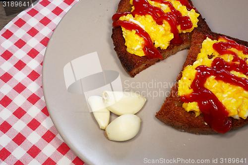 Image of fried bread and garlic