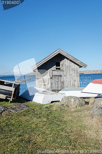 Image of old boathouse