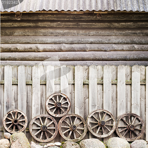 Image of wodden fence near the wall