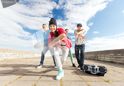 Image of group of teenagers dancing