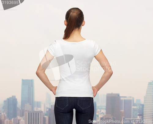 Image of woman in blank white t-shirt