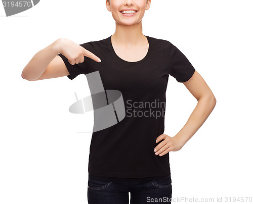 Image of woman in blank black t-shirt