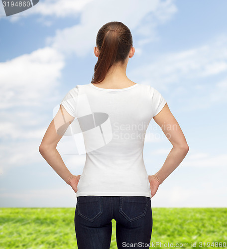 Image of woman in blank white t-shirt