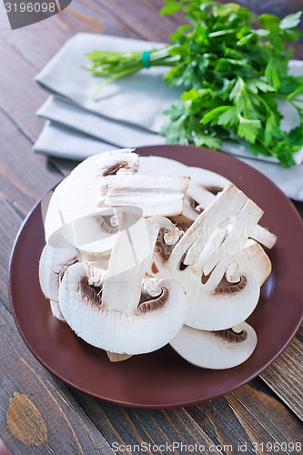 Image of raw mushroom