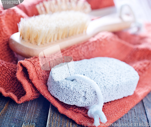 Image of towels and hearbrushes
