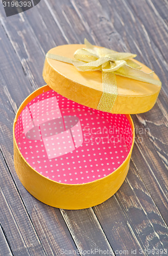 Image of box for present