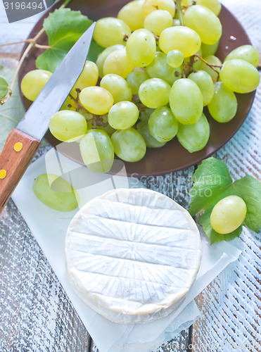 Image of cheese and grape