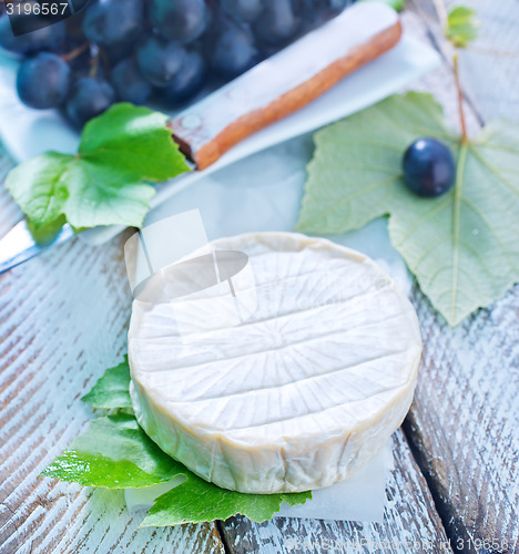 Image of cheese and grape