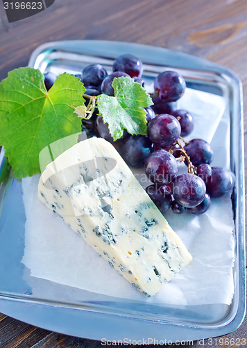 Image of cheese and grape