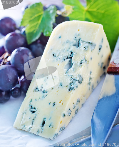 Image of cheese and grape