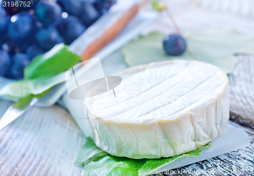 Image of cheese and grape