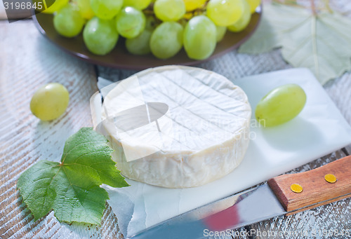 Image of cheese and grape