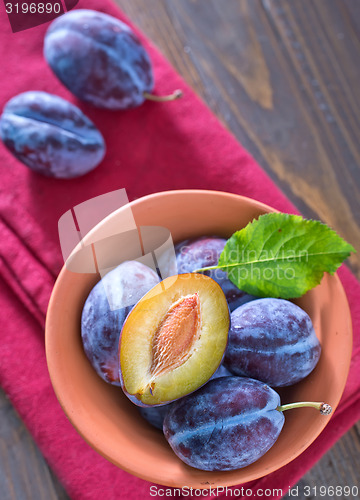 Image of plums