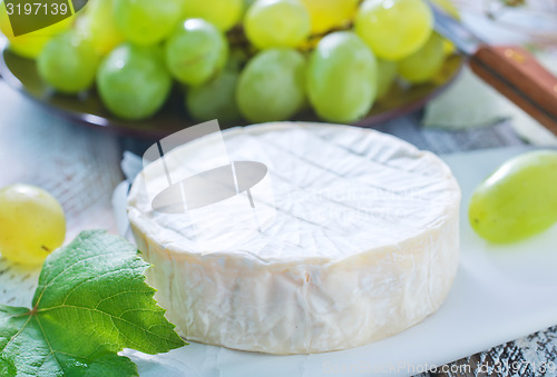 Image of cheese and grape