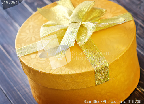 Image of box for present