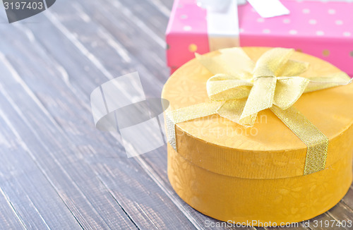 Image of box for present
