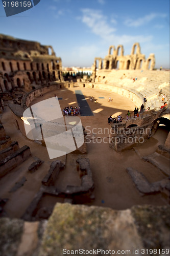 Image of inside of arena  el jem